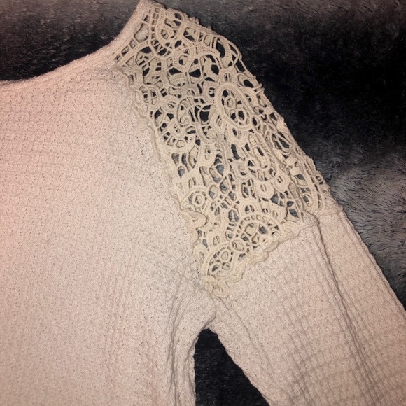 Vanilla Bay Natural Textured Top Crochet Shoulders - Picture 7 of 9